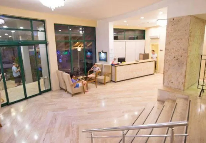 فندق (adults Only)